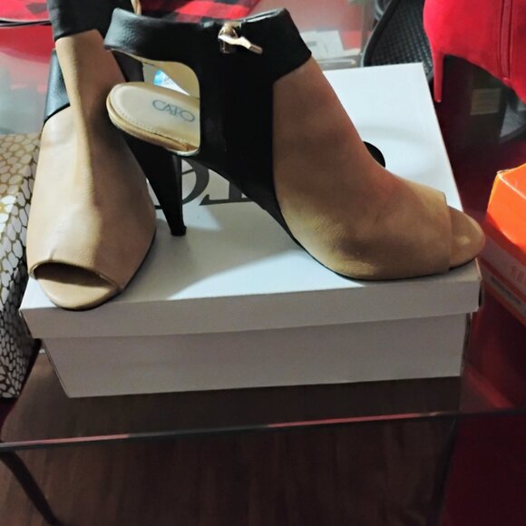 Shoes - Picture 4 of 5